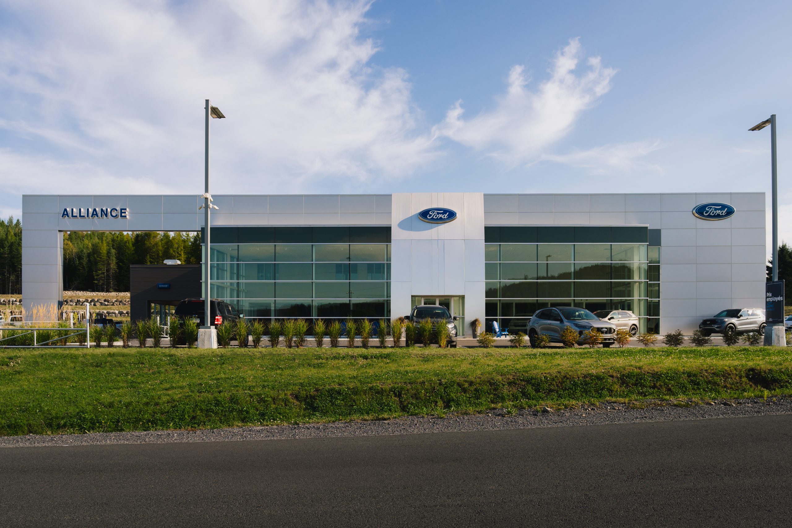 Projet installation de systèmes intérieurs par JTDN - Concessionnaire automobile Ford Alliance